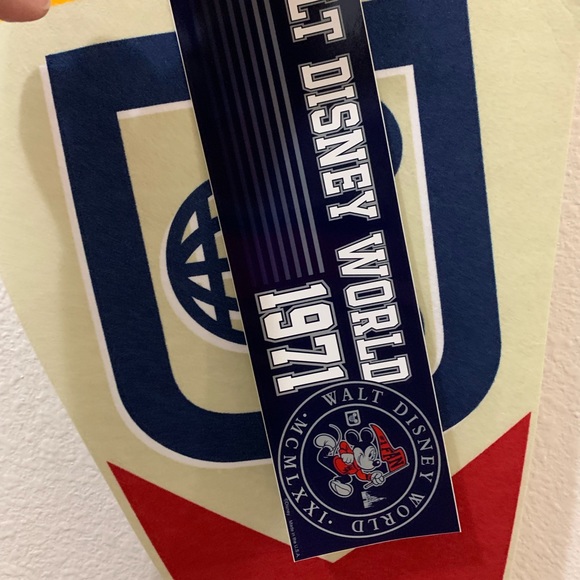 NWT Walt Disney World Fan Pack Pin Flag sticker - Picture 3 of 4